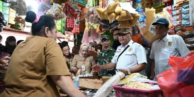 Jelang Lebaran, Komisi IV DPR RI Pantau Stok dan Harga Pangan di Pasar Johar Semarang