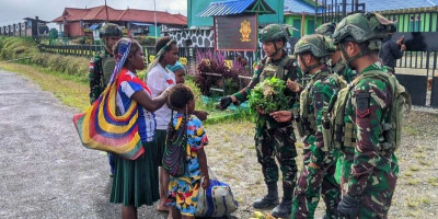 Pos Koper Satgas Yonif 509 Kostrad Gencarkan Program ROSITA Mama Papua
