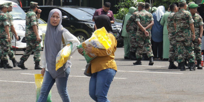 Kodam Brawijaya 'Diserbu' Masyarakat, Ada Apa?