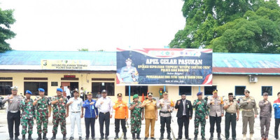 Plh Kasdim 1708/BN Hadiri Apel Gelar Pasukan Operasi Ketupat 2024