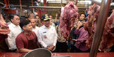Pj Gubernur Sumut Imbau Masyarakat Jangan Panik dan Tetap Belanja dengan Bijak