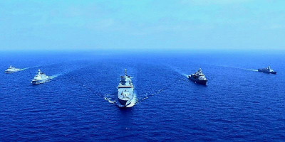 Hadapi Ancaman, KRI Diponogoro-365 bersama Unsur MTF 448 UNIFIL Bentuk Formasi Pertahanan