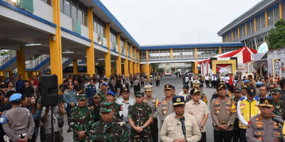 Panglima TNI  Tinjau Pos Terpadu Lebaran 2024 dan Gelar Safari Ramadhan 1445 H di Jawa Timur