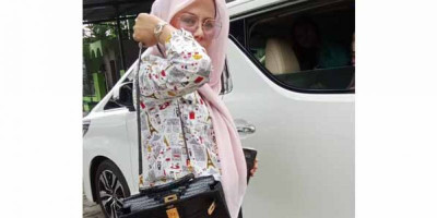 Selegram Winda Lorira Dituding Mengambil Tas Hermes Croco Seharga 300 Juta 