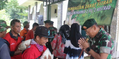 Menarmed 2 Kostrad Bagikan Zakat Fitrah Kepada Kaum Dhuafa Wilayah Sekitar Kota Malang