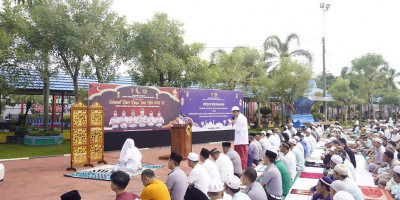 Tumpah Ruah, Ribuan Warga Binaan Lapas Narkotika Karang Intan Salat Idulfitri 1445 H