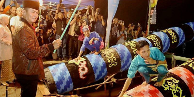 Pangdam XII/Tpr bersama Forkopimda Kalbar Buka Eksibisi Meriam Karbit Kota Pontianak