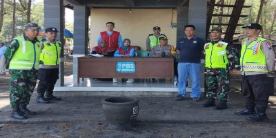 Pastikan Wilayah Aman, Koramil 0808/18 Panggungrejo Turunkan Anggota di Tempat  Wisata