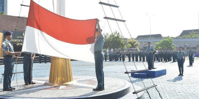 Prajurit Lanal Semarang Menggelar Upacara Bendera 17-an