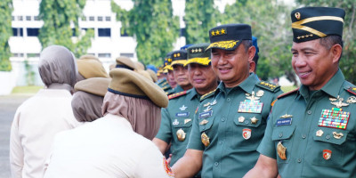 Panglima TNI Laksanakan Apel Khusus dan Halal Bihalal di Mabes TNI