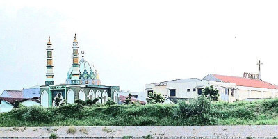 Indahnya Toleransi: Sebuah Harmoni di Pinggir Sungai