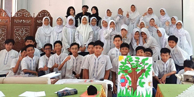 Mahasiswa Sekolah Vokasi IPB Bantu Peserta Didik Rangkai Impian Melalui Pohon Impian