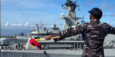 Pangkoarmada I Pantau Keamanan Pelayaran Laut Natuna
