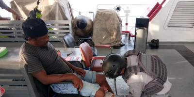 KN Kuda Laut-403 Berhasil Selamatkan Nelayan Korban Luka Bakar