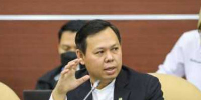 Kades dan Perangkat Desa Dihadiahi Tunjangan Purna Tugas