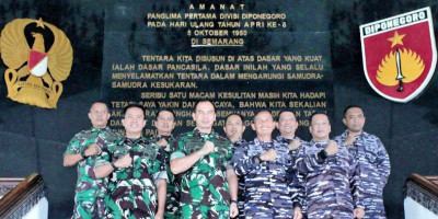 TNI Angkatan Laut Pererat Tali Silaturahmi dengan TNI Angkatan Darat
