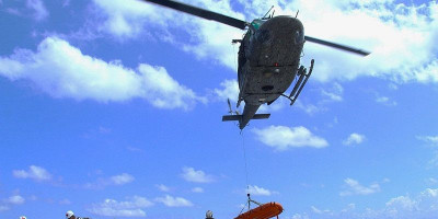 Manuver Berbahaya Helikopter Lebanon di atas KRI Diponegoro-365