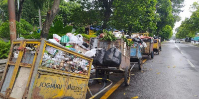 Gerobak Sampah: Curhatan Seorang Ibu