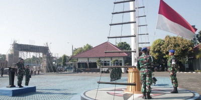 Upacara Bendera 17-an Prajurit Lanal Semarang