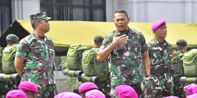 Wadan Kormar Dampingi Kasum TNI Riksiapops Satgas Pamtas RI-PNG