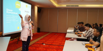 Srikandi PLN Mengajar: Mahasiswa LP3I Jakarta Gali Lebih Dalam Peran Humas di Era Digital
