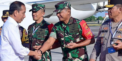 Kedatangan Presiden Jokowi Di Bali Disambut Para Petinggi TNI dan Polri