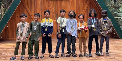 Tim Blue Crystal Raih Penghargaan The Best Taktik di Turnamen Robotik 