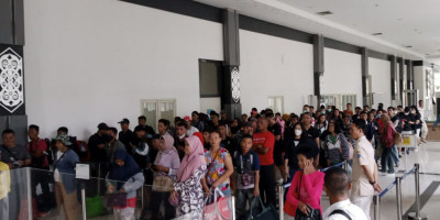 Momen Libur Waisak, PLBN Entikong Dipadati Ribuan Pelintas Antarnegara