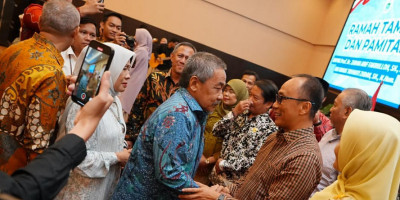 Penuh Haru dan Isak Tangis, Prof Zudan Tinggalkan Sulbar,  dan Anggap Masyarakat Sulbar Adalah Keluarga Besar