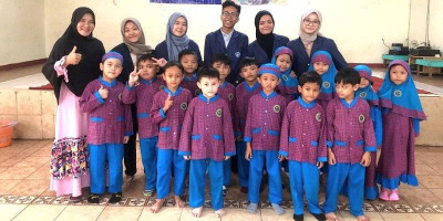 Tanamkan Kesadaran Anak Seputar Makanan Sehat dan Halal bersama Anak-Anak TK Al-Qur’an Jannatul Firdaus
