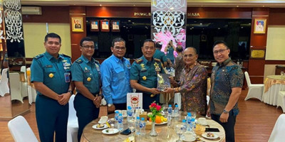 Panglima Koarmada RI Terima Kunjungan Ketua Umum HNSI  Bahas Kolaborasi KBN TNI AL