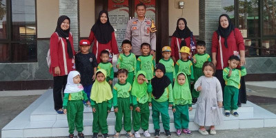 Murid PAUD Mawar Bojong Datangi Polsek
