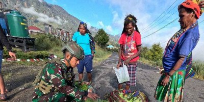 Satgas Yonif 509 Kostrad Tk Koper Gelar Program ROSITA di Intan Jaya