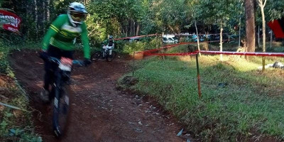 Kegiatan Downhill Challenge 2024 di Cikole Lembang