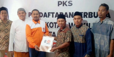 TGH Muchlis Siap Tantang Petahana di Pilwalkot Kota Mataram