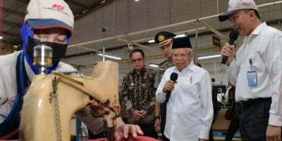 Wapres Tinjau Produksi Karpet Mobil-Mobil Ternama Dunia di Pasuruan