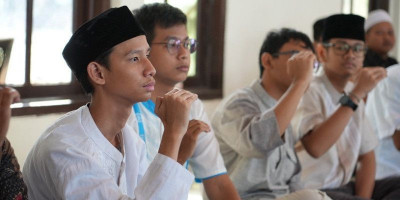 Ketika Anak-Anak Tunarungu Belajar Al-Qur'an dalam Hening
