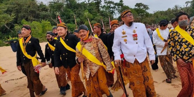 Ritual Tradisi Doa di Malam 1 Suro