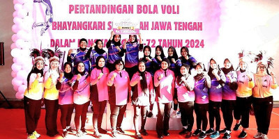 Bhayangkari Exwil Pati Juara Pertandingan Bola Voli Piala Kapolda