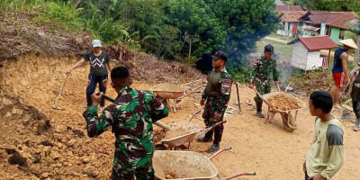 Wujudkan Toleransi Beragama, Satgas Yonzipur 5/ABW Bantu Bangun Gereja