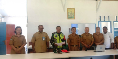 Perbaharui Data Siswa, Babinsa Lakukan Puldata  Ter Bersama Guru-Guru SMK Burokup