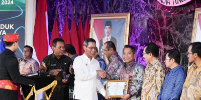 PLN UID Jakarta Raya Raih Penghargaan Desa Berdjamur