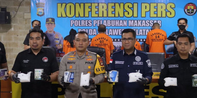 Polres Pelabuhan Makassar Amankan 4 Tersangka dan Narkotika Jenis Sabu Lebih 6 kg