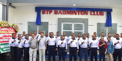 Dankormar Resmikan Lapangan Bulutangkis BTP Badminton Club