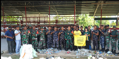 Kolaborasi Kodim 1708/BN, Lanal Biak dan Komunitas Peduli Lingkungan Giat Grebek Sampah di Lapangan Cenderawasih