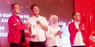 Kaesang Serahkan Rekomendasi Dukungan PSI Kepada Sejumlah Balon Kepala Daerah di Sulsel