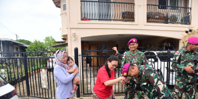 Prajurit Korps Marinir TNI AL Anjangsana Dengan Warga Negara Indonesia di Hawaii