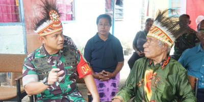 Momen Spesial, Dandim 1708/BN Kunjungi Maurits Rumaropen Kelahiran 17 Agustus 1945