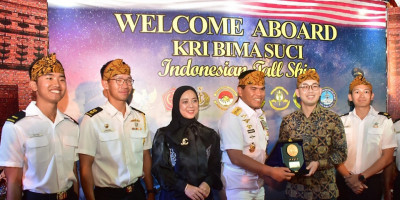 Dankormar Hadiri Acara Cocktail Party Di KRI Bima Suci-945