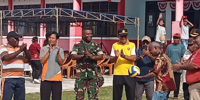Sambut HUT Ke-79 RI, Danposramil Biak Timur Hadiri Pembukaan Turnamen Bola Volly